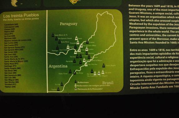 Mapa mostra a localização das antigas Missões Jesuítas no Paraguai, Argentina e Brasil
